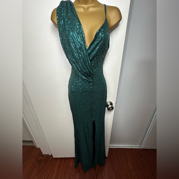 Baltic Born Sparkly GreenSequin Isla Asymmetrical Straps FrontSlit Dress NWT XS - Picture 5 of 16